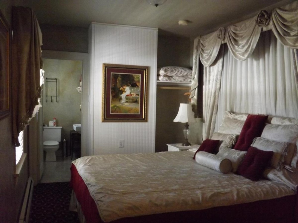 Amid Summer's Inn Bed and Breakfast Image 11